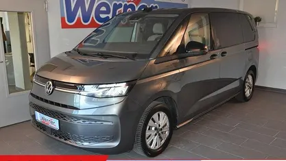 Gebraucht VW Multivan Life 150 PS (110 kW) 2025 Grau Van