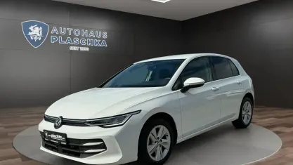 Gebraucht VW Golf VIII Life 116 PS (85 kW) 2025 Pure white (weiß)