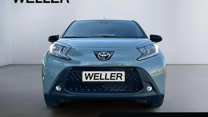 Urban khaki, dach mysticschwar Neu 2025 Toyota Aygo X SUV | 17.490 € (Fairer Preis)