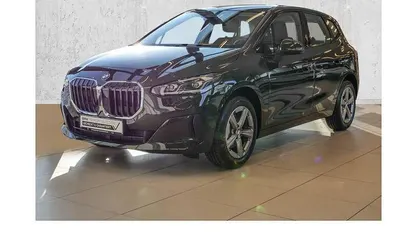 Gebraucht BMW 220 Luxury Line 170 PS (125 kW) 2025 Grün Van / Kleinbus