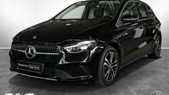 Metalliclack kosmosschwarz Gebraucht 2023 Mercedes B200 Progressive Van / Kleinbus | 30.470 € (Fairer Preis)
