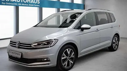 Gebraucht VW Touran Highline 150 PS (110 kW) 2025 Silber Van / Kleinbus