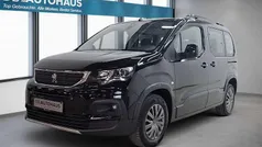 Schwarz Gebraucht 2023 Peugeot Rifter Allure Van / Kleinbus | 15.890 € (Superpreis)