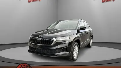 Graphitegrau metallic Neu 2025 Skoda Karoq Selection SUV | 32.990 € (Fairer Preis)