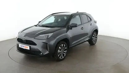 Gebraucht Toyota Yaris Cross Team 131 PS (96 kW) 2024 Grau SUV