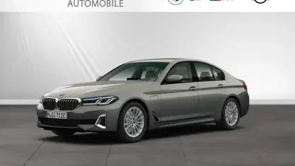 Gebraucht BMW 530e Luxury Line 292 PS (214 kW) 2021 Berninagrau bernsteineffekt Limousine