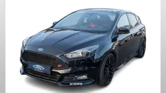 Schwarz Gebraucht 2015 Ford Focus Sport Limousine | 14.980 € (Fairer Preis)