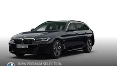 Carbonschwarz metallic Gebraucht 2021 BMW 530 Sport Line Kombi | 33.900 € (Fairer Preis)