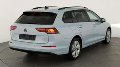 Crystal ice blue metallic Neu 2025 VW Golf VIII Life Kombi | 30.595 € (Fairer Preis)