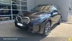 Saphirschwarz metallic Gebraucht 2023 BMW X5 Comfort Edition SUV | 71.999 € (Fairer Preis)