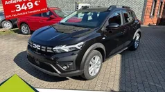 Noir nacre metallic Gebraucht 2023 Dacia Sandero Expression Kleinwagen | 18.745 € (Fairer Preis)