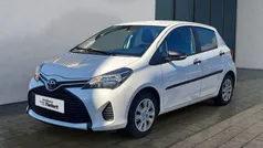 Weiß Gebraucht 2016 Toyota Yaris Limousine | 7.490 € (Fairer Preis)