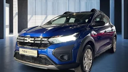 Gebraucht Dacia Sandero Essentiel 101 PS (74 kW) 2024 Blau Limousine