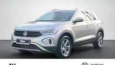 Pyrit silber Gebraucht 2024 VW T-Roc Life SUV | 27.560 € (Fairer Preis)