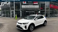 Schneeweiß Gebraucht 2025 Kia Stonic Vision SUV | 22.490 € (Fairer Preis)