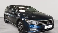 Aquamarinblau metallic Gebraucht 2021 VW Passat Elegance Kombi | 25.590 € (Fairer Preis)