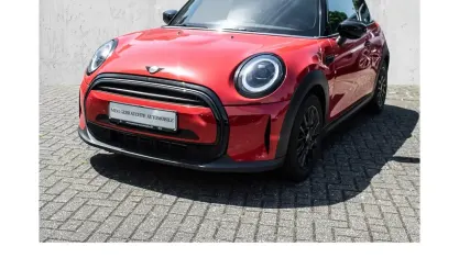 Gebraucht Mini Cooper 136 PS (100 kW) 2023 Chili red Kleinwagen