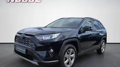 Tiefschwarz metallic Gebraucht 2021 Toyota RAV4 Hybrid Team SUV | 35.900 € (Fairer Preis)