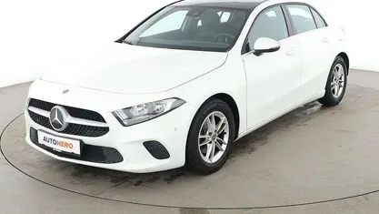 Gebraucht Mercedes A180 136 PS (100 kW) 2019 Weiß Limousine