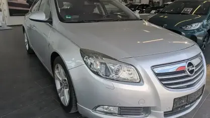 Gebraucht Opel Insignia Cosmo 220 PS (161 kW) 2009 Silber Limousine