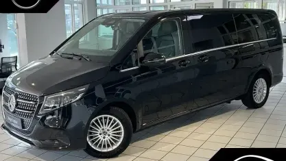 Gebraucht Mercedes V300 Avantgarde 237 PS (174 kW) 2025 Schwarz Van / Kleinbus