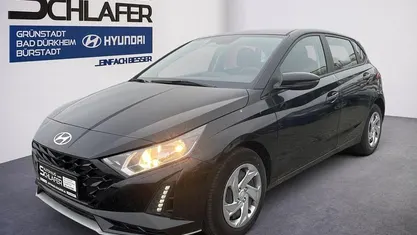 Phantom black / met Neu 2025 Hyundai i20 Select Limousine | 18.980 € (Fairer Preis)