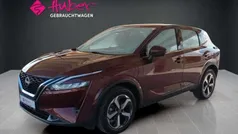 Rot (burgundy) Gebraucht 2023 Nissan Qashqai N-Connecta SUV | 24.890 € (Fairer Preis)