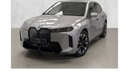 Neu BMW iX M Sport 300 kW (408 PS) 2026 Silber SUV