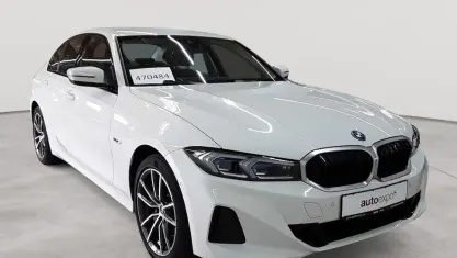 Gebraucht BMW 320 Sport Line 163 PS (119 kW) 2023 Alpinweiß Limousine