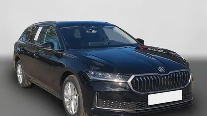 Onyxschwarz metallic Neu 2025 Skoda Superb Selection Kombi | 42.290 € (Guter Preis)