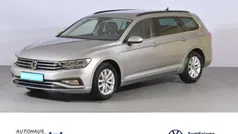 Silber Gebraucht 2023 VW Passat Business Kombi | 29.380 € (Superpreis)