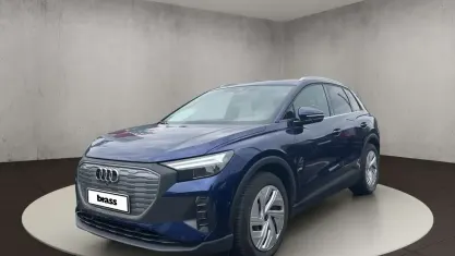 Gebraucht Audi Q4 e-tron Comfort 150 kW (204 PS) 2023 Navarrablau metallic SUV