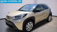 Beige Gebraucht 2023 Toyota Aygo Pulse Kleinwagen | 15.490 € (Fairer Preis)
