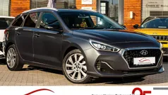 Grau Gebraucht 2018 Hyundai i30 Passion Plus Kombi | 8.950 € (Guter Preis)