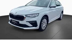 Weiß Gebraucht 2024 Skoda Scala Essence Kleinwagen | 19.833 € (Fairer Preis)