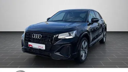 Mythosschwarz metallic (metallic) Neu 2025 Audi Q2 Ambiente SUV | 33.900 € (Guter Preis)