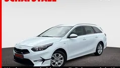Weiss ((wd) cararraweiss) Gebraucht 2024 Kia Ceed Sportswagon Comfort Kombi | 22.479 € (Superpreis)