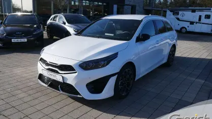 Neu Kia Ceed Sportswagon GT-Line 140 PS (102 kW) 2026 Deluxeweiss metallic Kombi