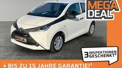 Weiß Gebraucht 2016 Toyota Aygo Business Edition Kleinwagen | 6.980 € (Fairer Preis)