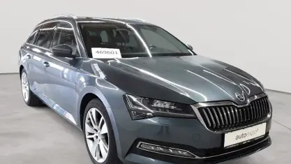 Gebraucht Skoda Superb Style 150 PS (110 kW) 2020 Quarzgrau metallic Kombi