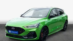 Mean green metallic Gebraucht 2023 Ford Focus ST Limousine | 34.850 € (Fairer Preis)