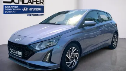 Gebraucht Hyundai i20 Trend 101 PS (74 kW) 2025 Blau Kleinwagen
