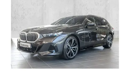 Gebraucht BMW 520 M Sport 360 PS (264 kW) 2025 Grau Kombi