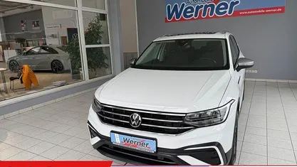 Weiß Gebraucht 2021 VW Tiguan Allspace Life SUV | 28.880 € (Fairer Preis)