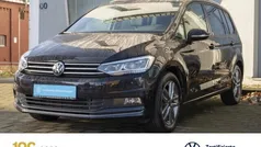 Schwarz Gebraucht 2023 VW Touran Move Van / Kleinbus | 35.870 € (Fairer Preis)