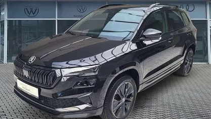 Schwarz Neu 2025 Skoda Karoq SportLine SUV | 34.680 € (Fairer Preis)