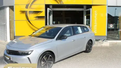 Gebraucht Opel Astra Edition 181 PS (133 kW) 2023 Silber Kleinwagen