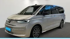 Reflexsilber metallic Gebraucht 2024 VW T7 Style Van | 54.448 € (Superpreis)