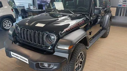 Gebraucht Jeep Wrangler Unlimited Sahara 272 PS (200 kW) 2024 Schwarz SUV