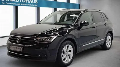 Gebraucht VW Tiguan Life 150 PS (110 kW) 2023 Schwarz SUV